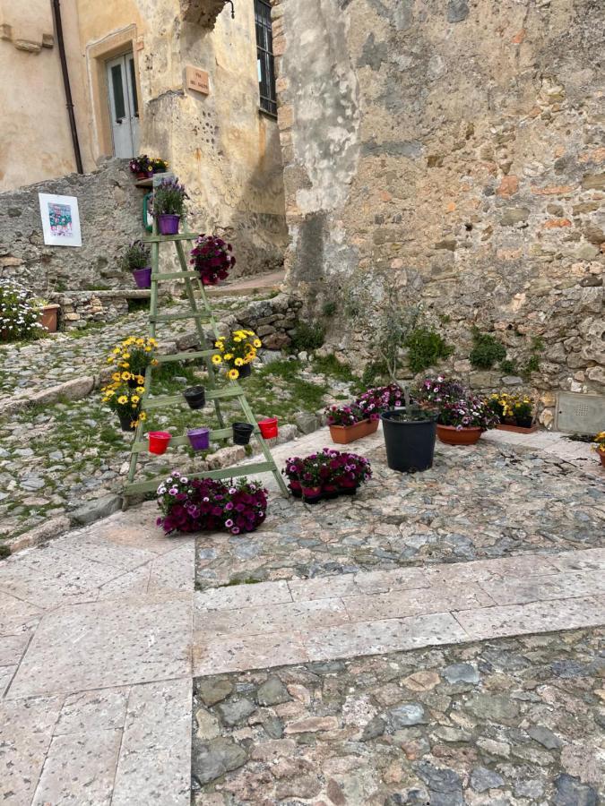 Appartamento Stella Marina In Pieno Centro Di Pietra Ligure Sulla Passeggiata E A Un Passo Dal Mare ภายนอก รูปภาพ