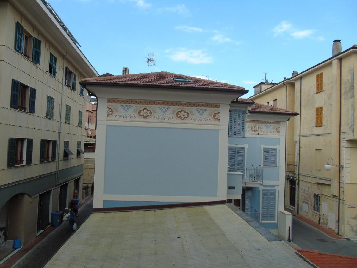 Appartamento Stella Marina In Pieno Centro Di Pietra Ligure Sulla Passeggiata E A Un Passo Dal Mare ภายนอก รูปภาพ